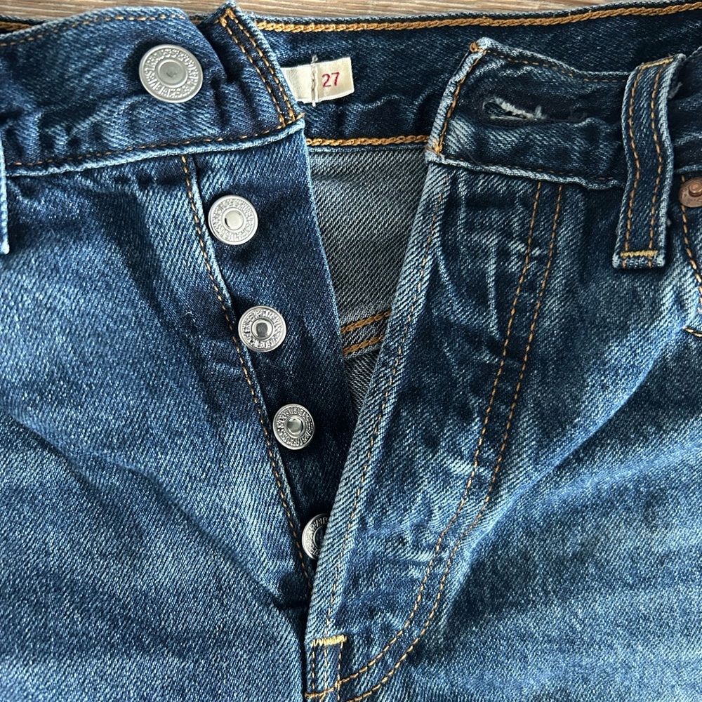 Levi's Ribcage Shorts - Picture 8 of 9
